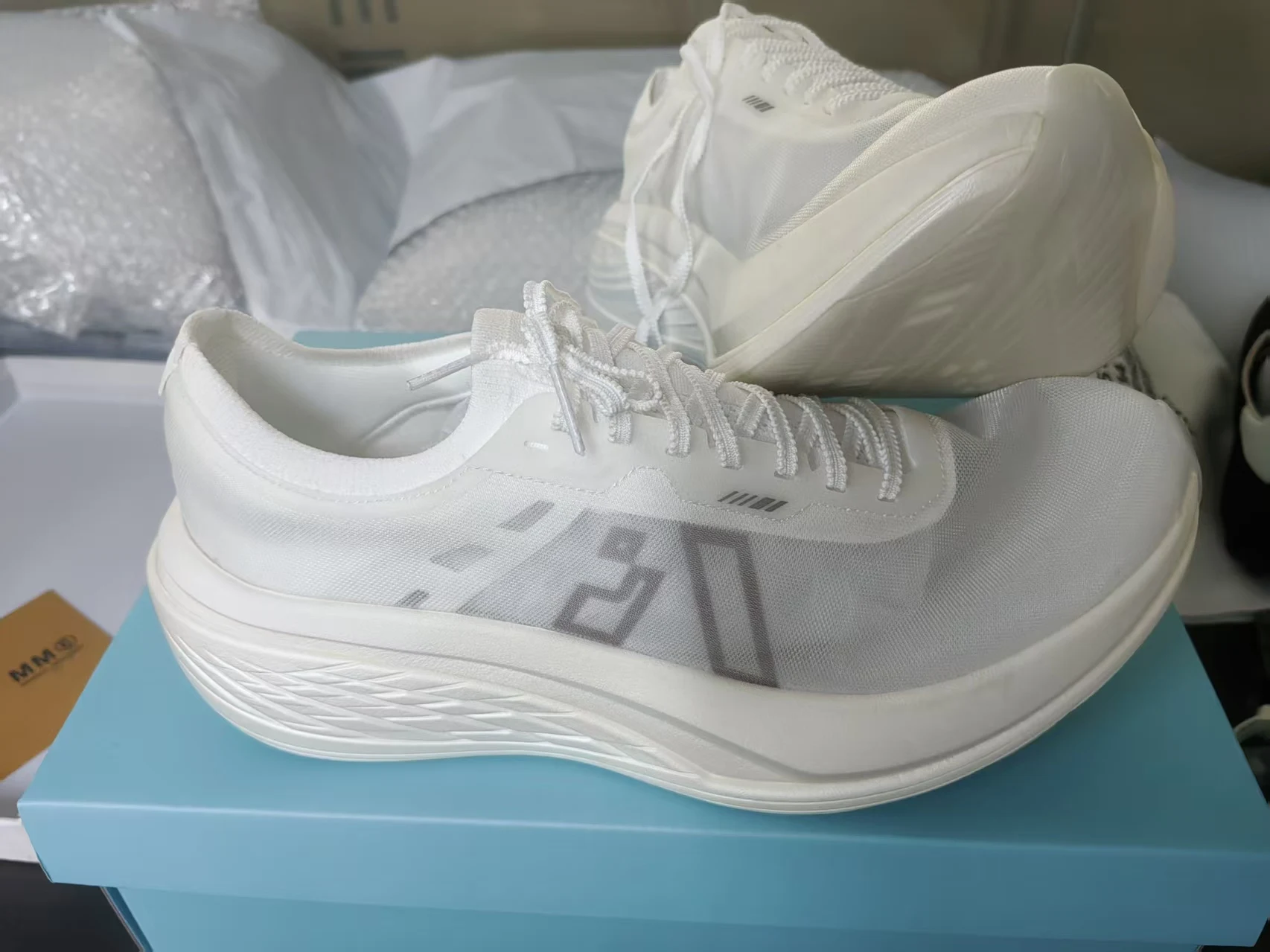 Runsifly Gunfire Carbon Plate  - đánh giá và giá Lightweight Road Running Shoes